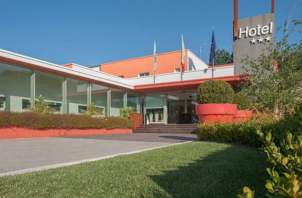 Hotel Cluentum Tolentino Exterior foto